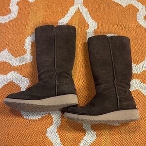 Koolaburra by Ugg slim tall wedge boot dark brown size US 6 woman’s